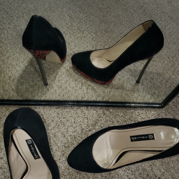 Heels - Picture 4 of 4